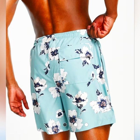#26 Abercrombie & Fitch 7inch relaxed fit floral print swim shorts in blue - Picture 2 of 4